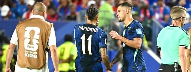 Shqet&euml;sim p&euml;r Brazilin&hellip; an&euml;sori Raphinha del nga fusha i