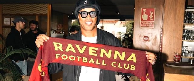 Sensacionale!... Ronaldinho rikthehet në fushë në moshën 46