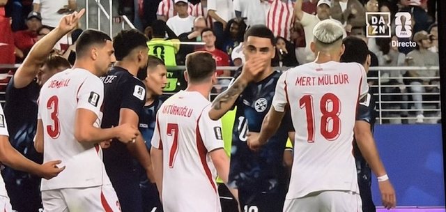 Miguel Almirón, lojtari i parë i përjashtuar me karton të