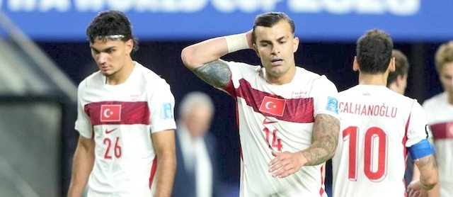 Pavarësisht epërsisë numerike, Turqia humbi ndaj Paraguajit dhe u