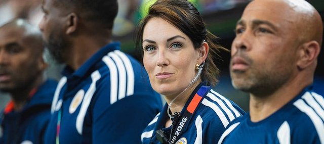 E vetmja mes burrave! Dr. Suzanne Huurman, gruaja q&euml; po shkruan histori