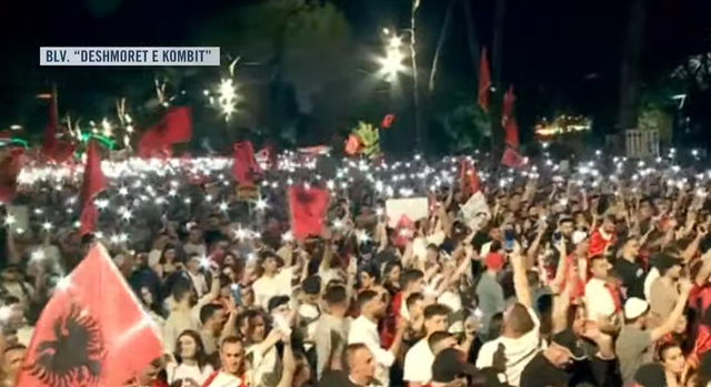 &lsquo;Det&rsquo; protestuesish p&euml;r largimin e Ram&euml;s: Zyrtarisht