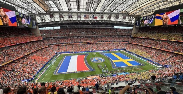 Holanda kund&euml;r Suedis&euml; n&euml; nj&euml; stadium me teknologji t&euml;