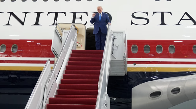 Presidenti Trump zbulon avionin e tij t&euml; ri, Air Force One: Nj&euml;