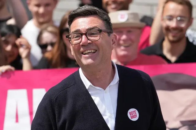 Kush &euml;sht&euml; Andy Burnham, favoriti p&euml;r t&euml; pasuar Starmer