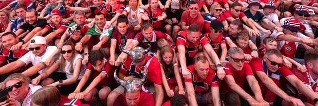 VIDEO/ Tifoz&euml;t norvegjez&euml; pushtojn&euml; Times Square p&euml;r