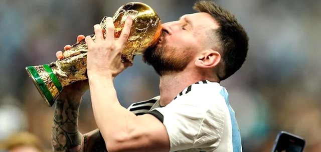 VIDEO/ Leo Messi, i madh edhe jashtë fushës!