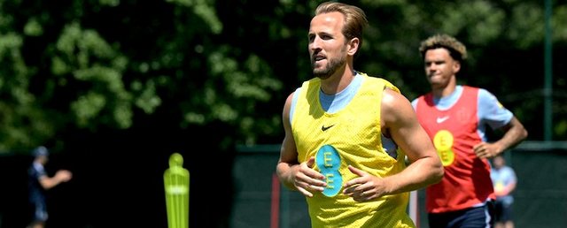 Prifti ganez pretendon se e ka “mallkuar” Harry Kane për
