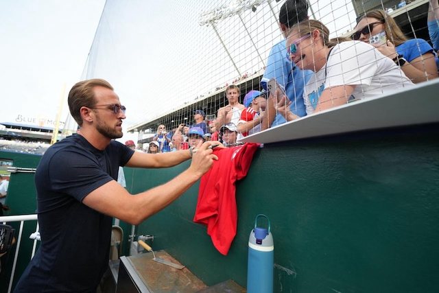 Prifti ganez pretendon se e ka &ldquo;mallkuar&rdquo; Harry Kane p&euml;r