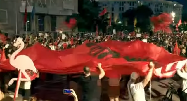 "Shqip&euml;ria ime, revolucioni i paqes dhe drejt&euml;sis&euml;"/