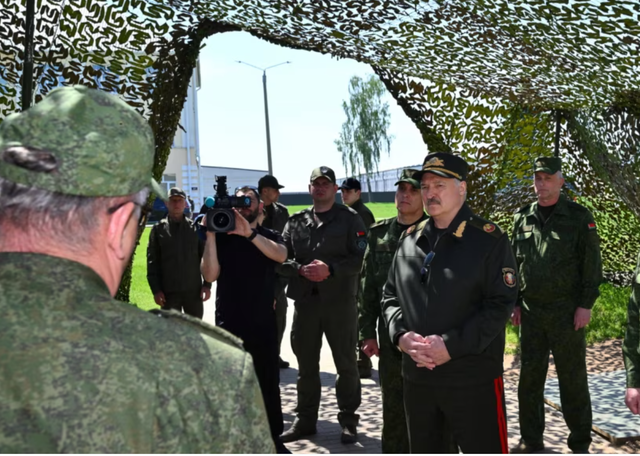 &ldquo;N&euml;se ai nuk e b&euml;n, do ta b&euml;jm&euml; ne&rdquo;/ Lukashenko