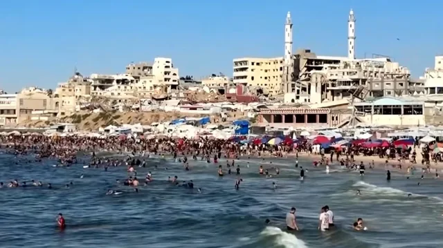 VIDEO/ Temperaturat e larta godasin edhe Gaz&euml;n, popullsia zhvendoset