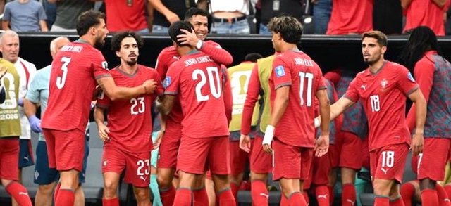 Portugalia shkat&euml;rron Uzbekistanin, Cristiano Ronaldo ka nj&euml; nat&euml;