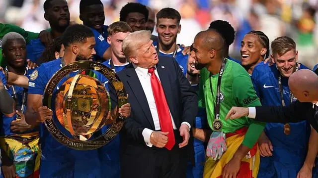 Trump konfirmon pranin&euml; n&euml; finalen e Kup&euml;s se Bot&euml;s 2026,