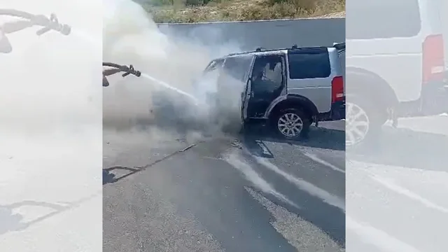 VIDEO/ Automjeti p&euml;rfshihet n&euml; flak&euml; n&euml; zon&euml;n e