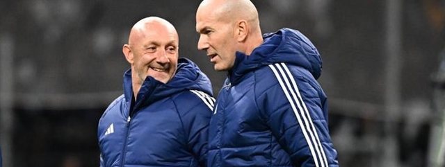 Zinedin Zidane, n&euml; prapasken&euml; po punon p&euml;r Franc&euml;n e