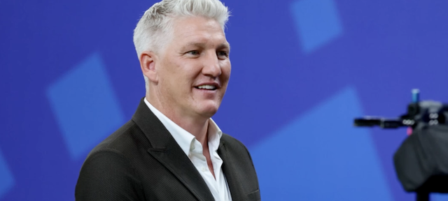Schweinsteiger akuzohet p&euml;r komentet e tij raciste&hellip; "Futbolli