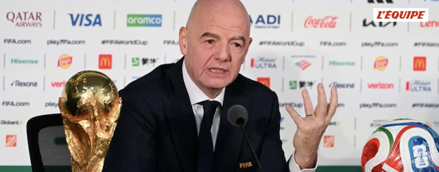 Gianni Infantino mbron pushimet për ujë gjatë ndeshjeve dhe