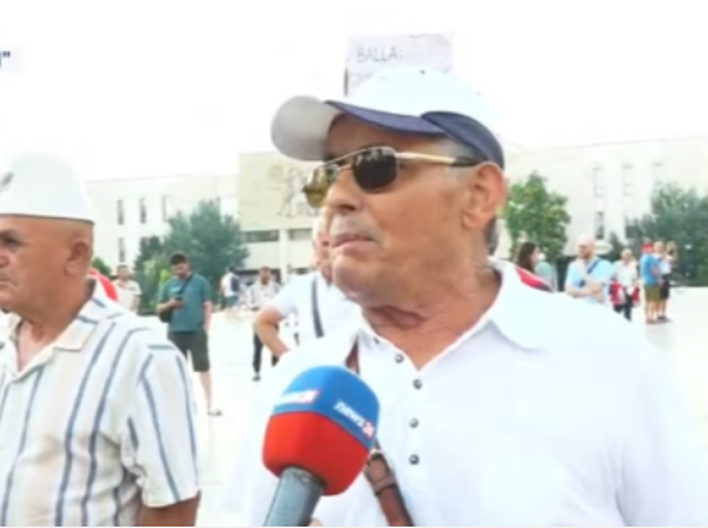 Dita e 26-t&euml; e protest&euml;s! Qytetar&euml;t vijojn&euml; revolt&euml;n e