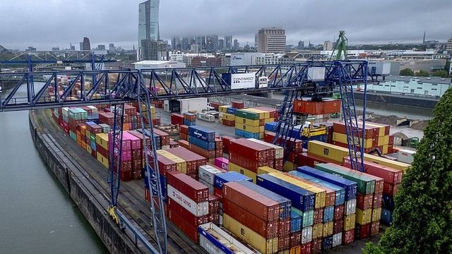 INSTAT: Ekonomia rriti var&euml;sin&euml; nga importet me 2025, prodhimi vendas