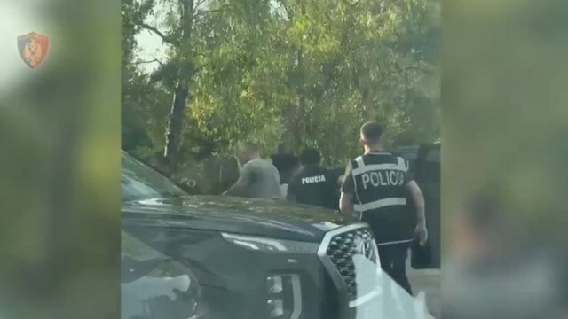 VIDEO/ Operacioni antidrog&euml; kap n&euml; flagranc&euml; 35-vje&ccedil;arin,
