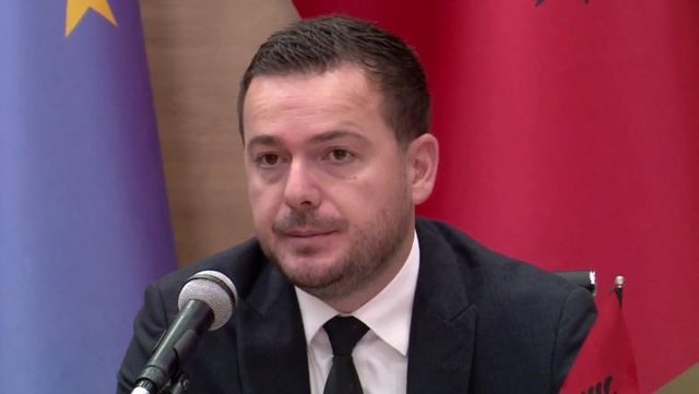 Salla: Shqip&euml;ri- Kosov&euml;, marr&euml;veshje t&euml; reja p&euml;r