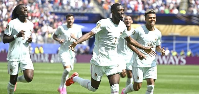 E udh&euml;hequr nga nj&euml; Demb&eacute;l&eacute; i shk&euml;lqyer, Franca
