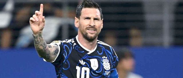 Leo Messi rishkruan historin&euml;, Kane kalon Ronaldon. Bot&euml;rori edhe