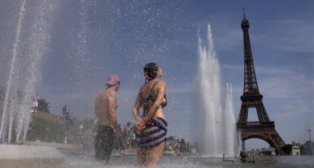 Nxeht&euml;sia ekstreme thyen rekordet evropiane, Franca sh&euml;non rreth 1,000