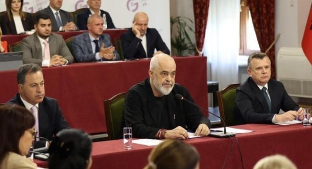 Mbyllet mbledhja e grupit parlamentar t&euml; PS-s&euml;, ja &ccedil;far&euml; u