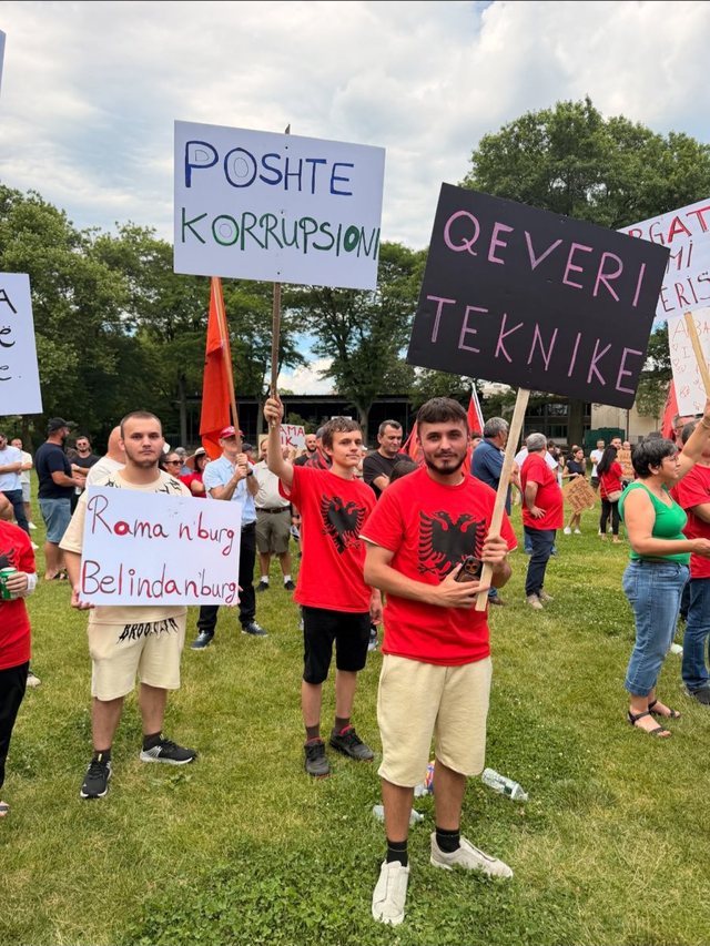 Emigrantët shqiptarë në SHBA i bashkohen protestës