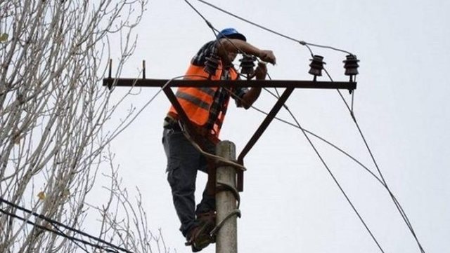 E r&euml;nd&euml; n&euml; Mirdit&euml;! Shkoi t&euml; rregullonte&nbsp;dritat te