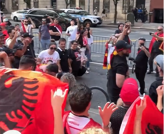 VIDEOLAJM/ T&euml; vendosur p&euml;r largimin e kryeministrit,