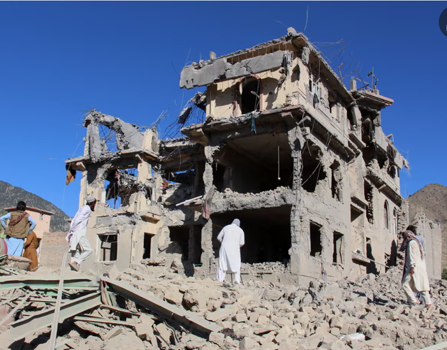 Zgjerohet konflikti n&euml; Lindjen e Mesme/ Pakistani bombardon Afganistanin,