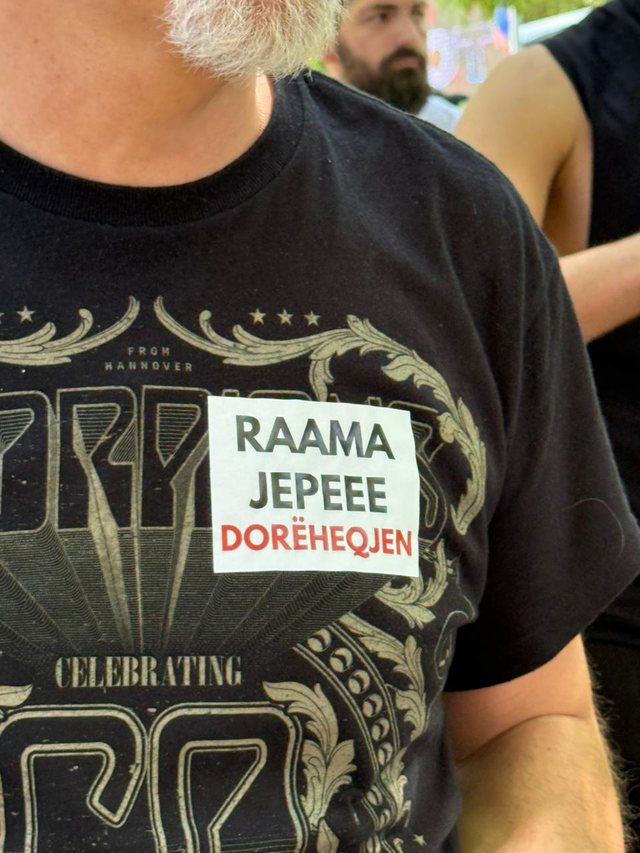 "Ndryshimi fillon me ne"/ Qytetar&euml;t mblidhen para Kuvendit,