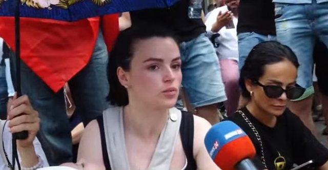 &ldquo;Kemi 30 dit&euml; dhe ata nuk d&euml;gjojn&euml;&rdquo;/ Protestuesja: