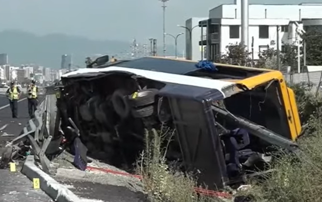 Aksident tragjik n&euml; autostrad&euml;n Tiran&euml;-Durr&euml;s/
