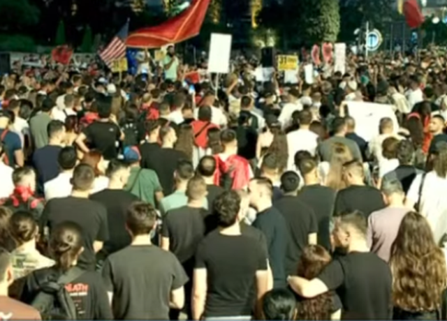Protesta e 31-t&euml; rradhazi, qytetar&euml;t t&euml; vendosur p&euml;r
