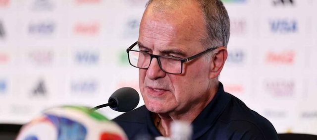 Marcelo Bielsa i jep fund q&euml;ndrimit t&euml; tij te Uruguaji: "Ky fund