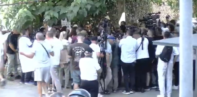 &ldquo;Ligji u ndryshua me porosi&rdquo;/ Aktivist&euml;t dhe protestuesit