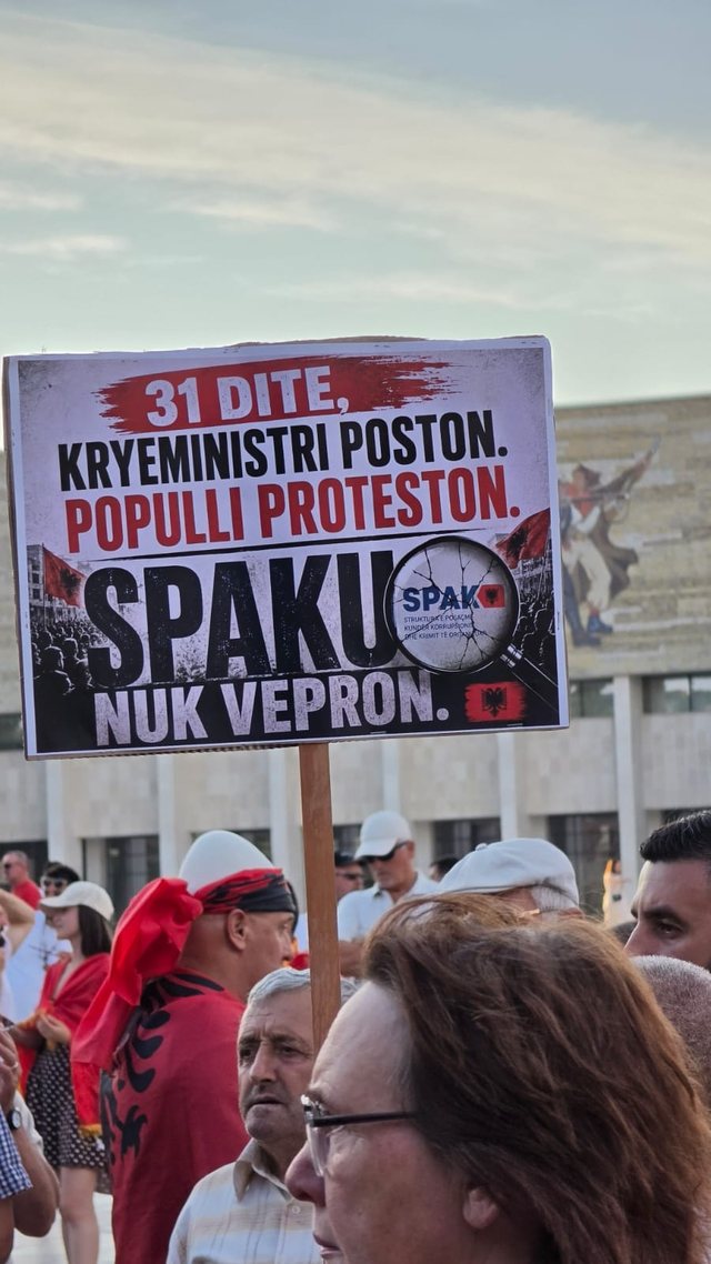 Protesta e 32-të radhazi, qytetarët të vendosur për largimin