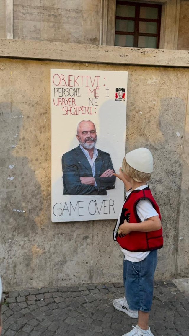 "Game Over"/ Protestuesit i japin Edi Ram&euml;s