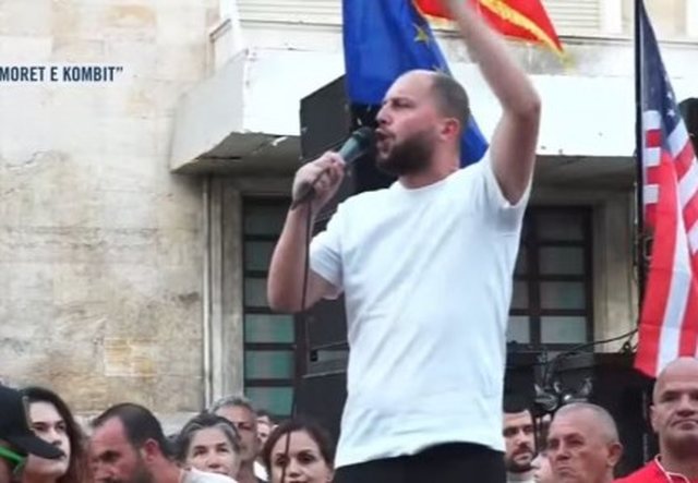 Dita e 33-t&euml; e protest&euml;s! Qytetar&euml;t mblidhen para