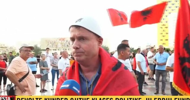 Sot protesta e 34-t radhazi, qytetar&euml;t t&euml; vendosur p&euml;r largimin e