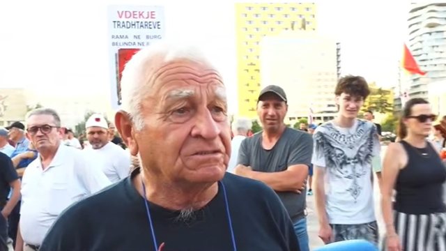 Sot protesta e 34-t radhazi, qytetar&euml;t t&euml; vendosur p&euml;r largimin e