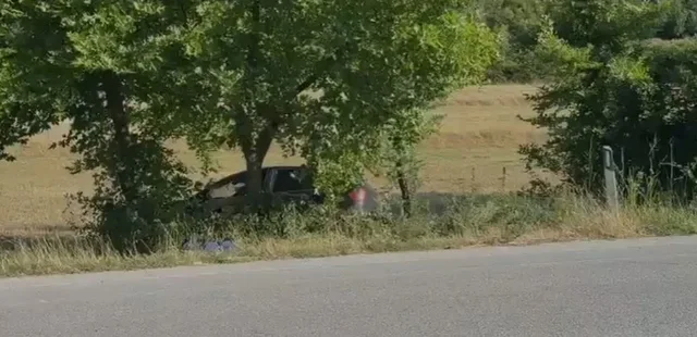 Aksident rrugor n&euml; aksin&nbsp;Gjirokast&euml;r&ndash;Tepelen&euml;/ Makina