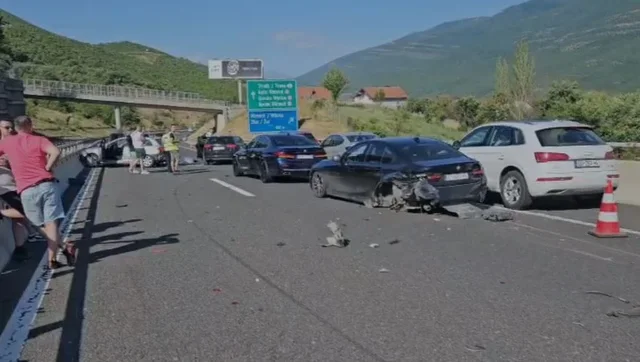 Aksident pran&euml; pik&euml;s kufitare n&euml; Morin&euml;/ P&euml;rplasen 6