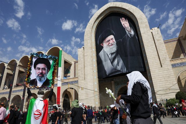 FOTO+VIDEO/ Nisin homazhet për udhëheqësin Ali Khamenein, miliona