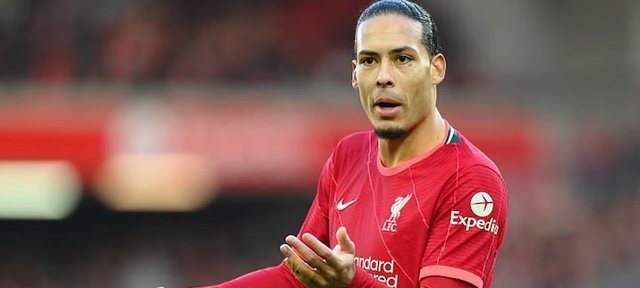 Liverpooli i hap der&euml;n Van Dijkut: &ldquo;Ai mund t&euml; largohet"...