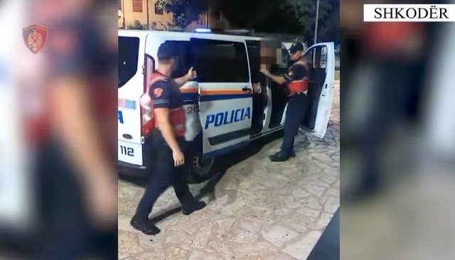 EMRI/ Me bomb&euml; t&euml; telekomanduar dhe mask&euml; n&euml; automjet,